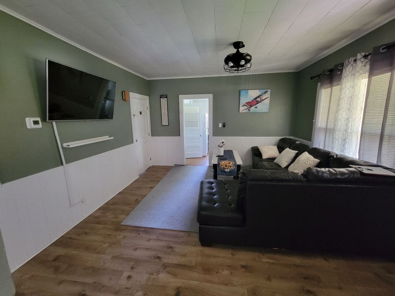 611 Sherry Street - Photo 3 of 21