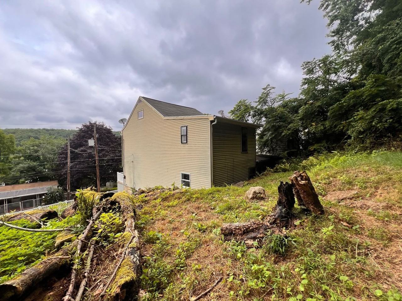 332 W Savory St - Photo 3 of 23