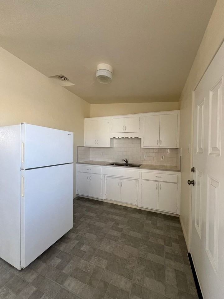 P408 - Photo 3 of 28