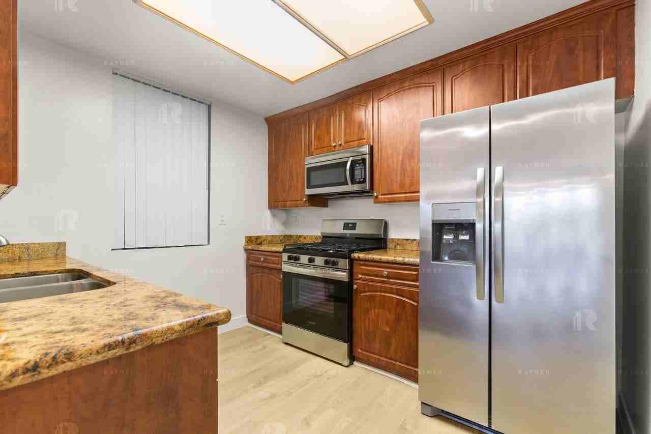 (Shaina) 4741 Radford Avenue - Photo 3 of 17