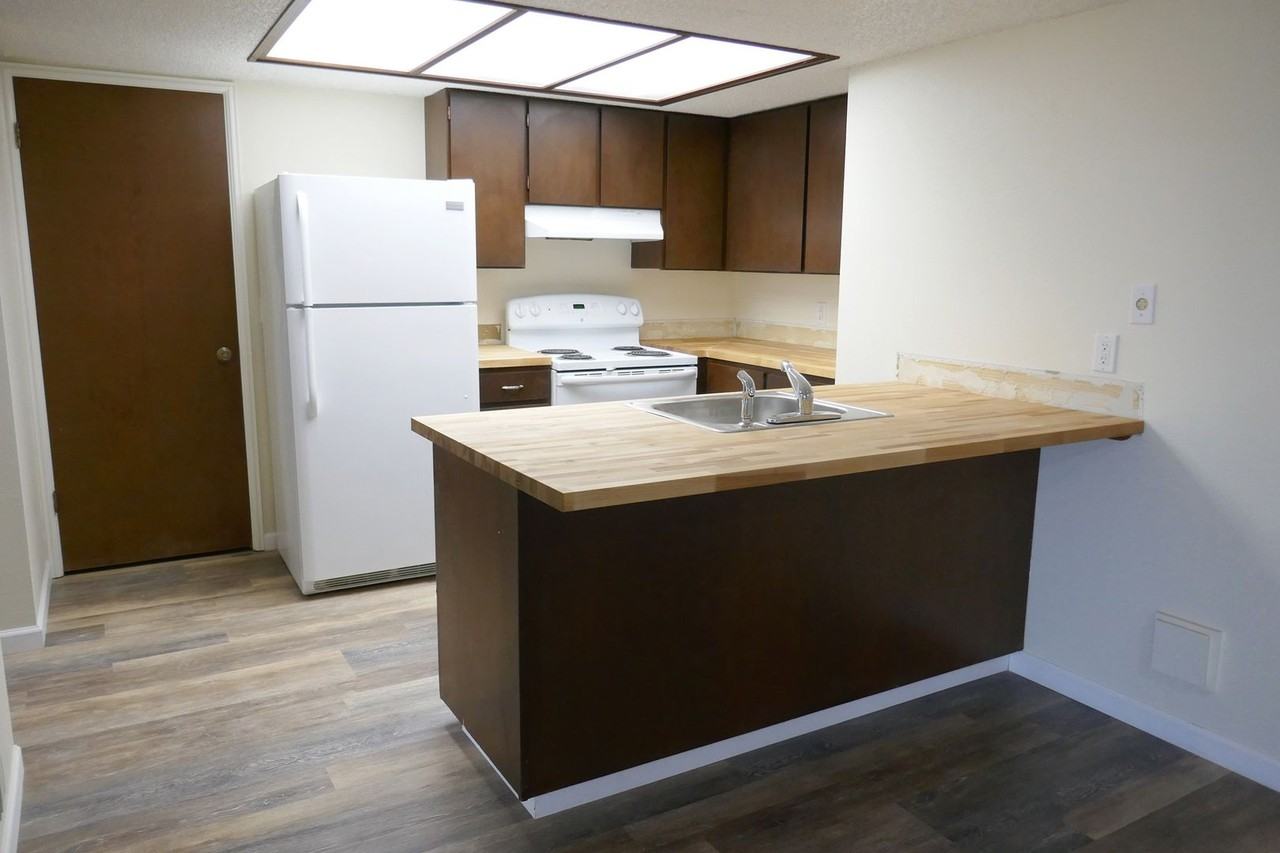 3926 Grand Ave - Photo 3 of 7