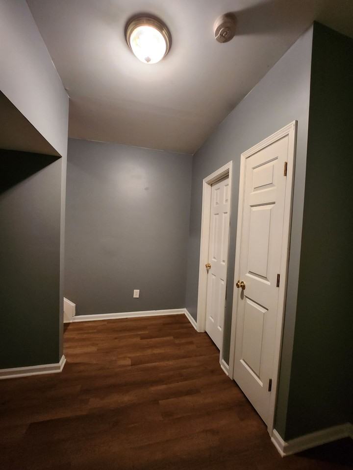 Cute duplex in Belmont- - Photo 3 of 40