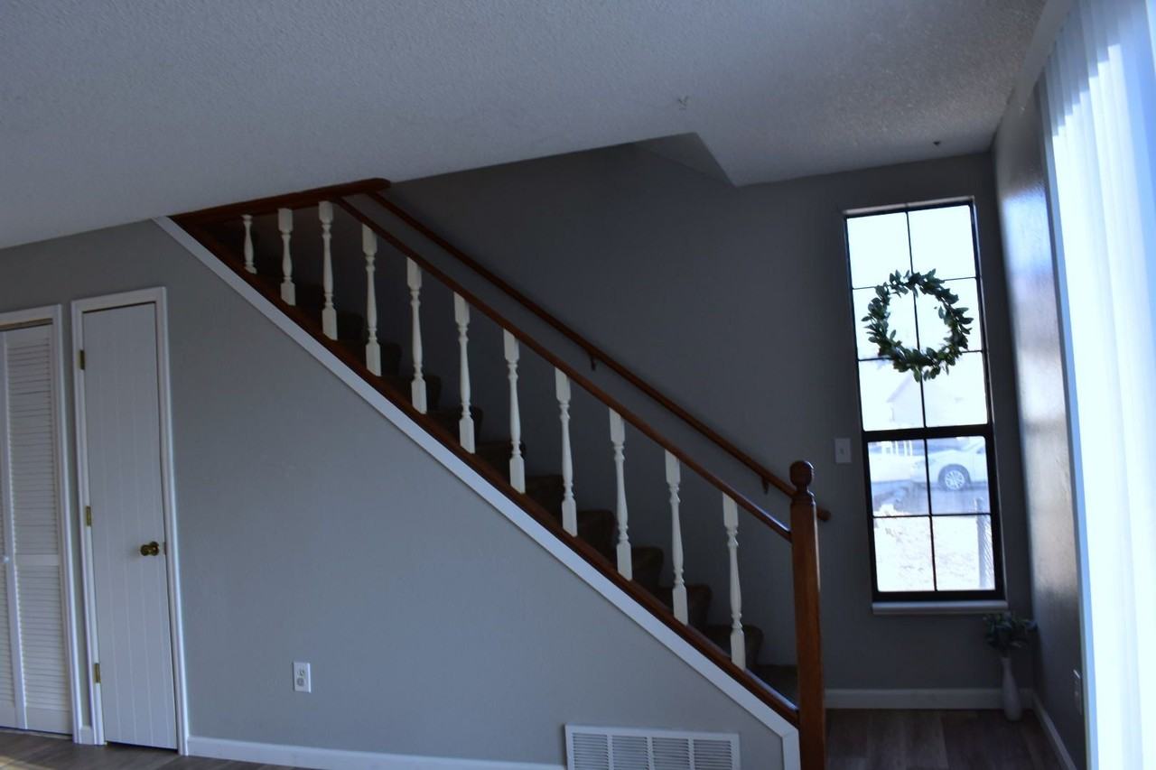 Updated 2 bedroom unit across the street from Riverbend Park! - Photo 5 of 10