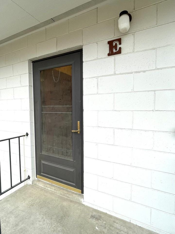 89 N Waverly Pl #E - Photo 3 of 18