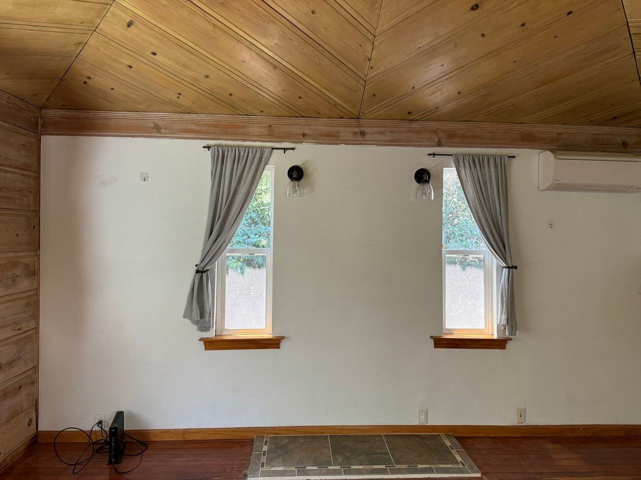 10676 Forest Hills Rd - Photo 2 of 25