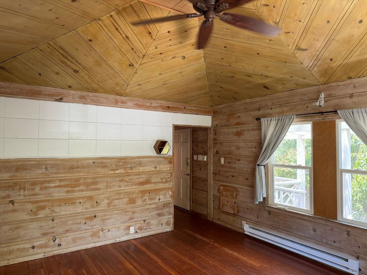 10676 Forest Hills Rd - Photo 3 of 25