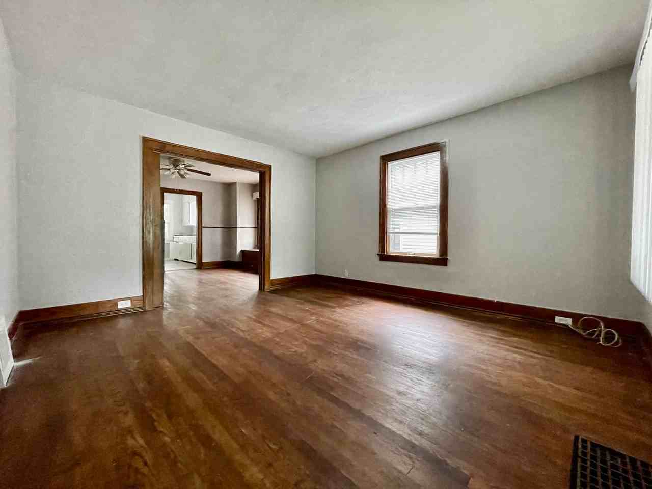 Larch 839 - Photo 3 of 18