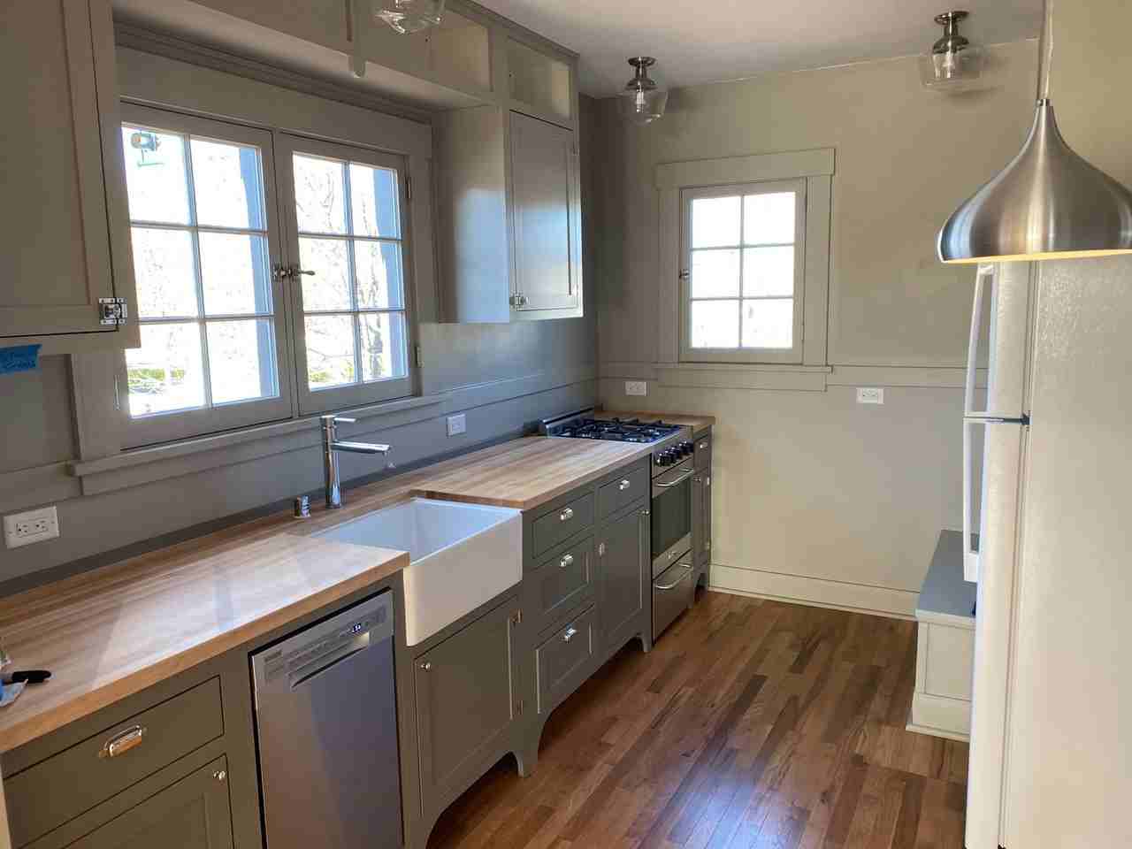 323 High St Se - Photo 3 of 10