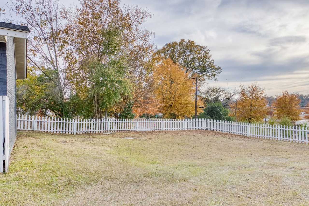 2451 Gervais St - Photo 3 of 12