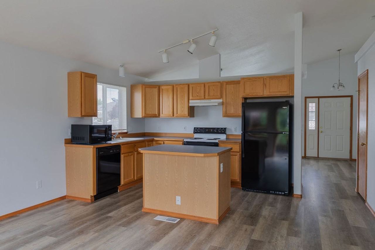1510 N Madson Ln - Photo 6 of 19