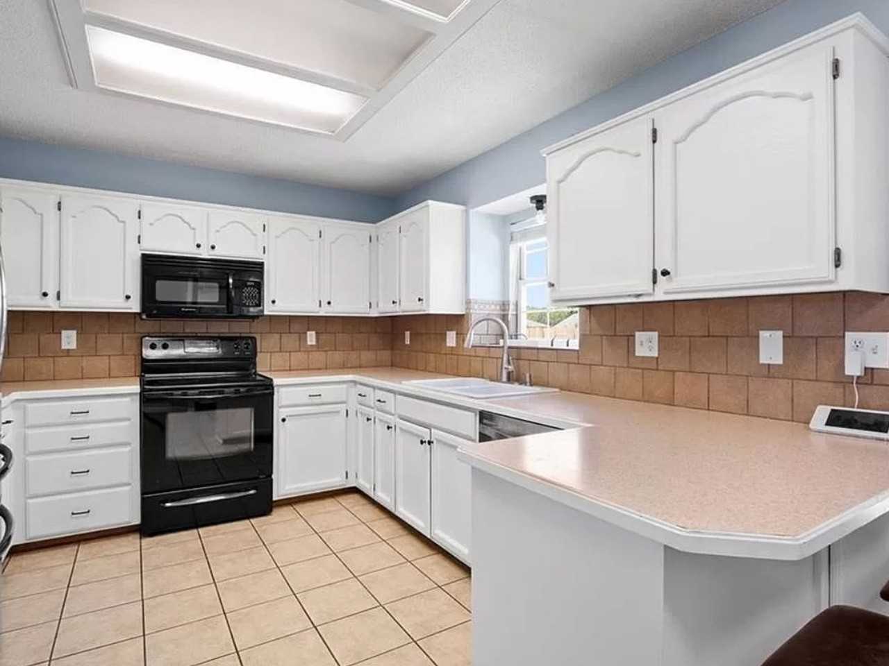 2005 Ne Avanti Dr - Photo 4 of 20