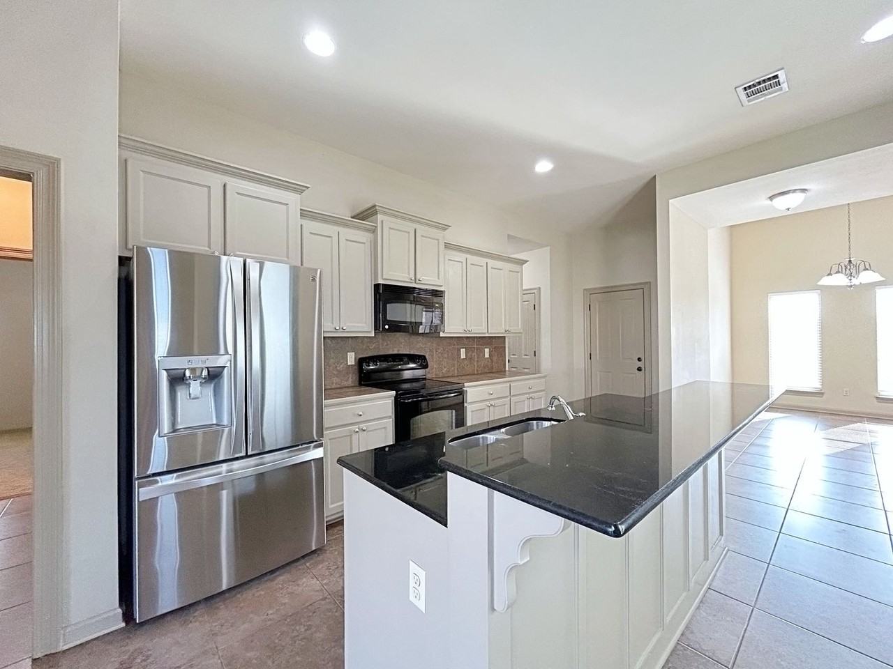 1660 San Miguel Dr - Photo 3 of 46