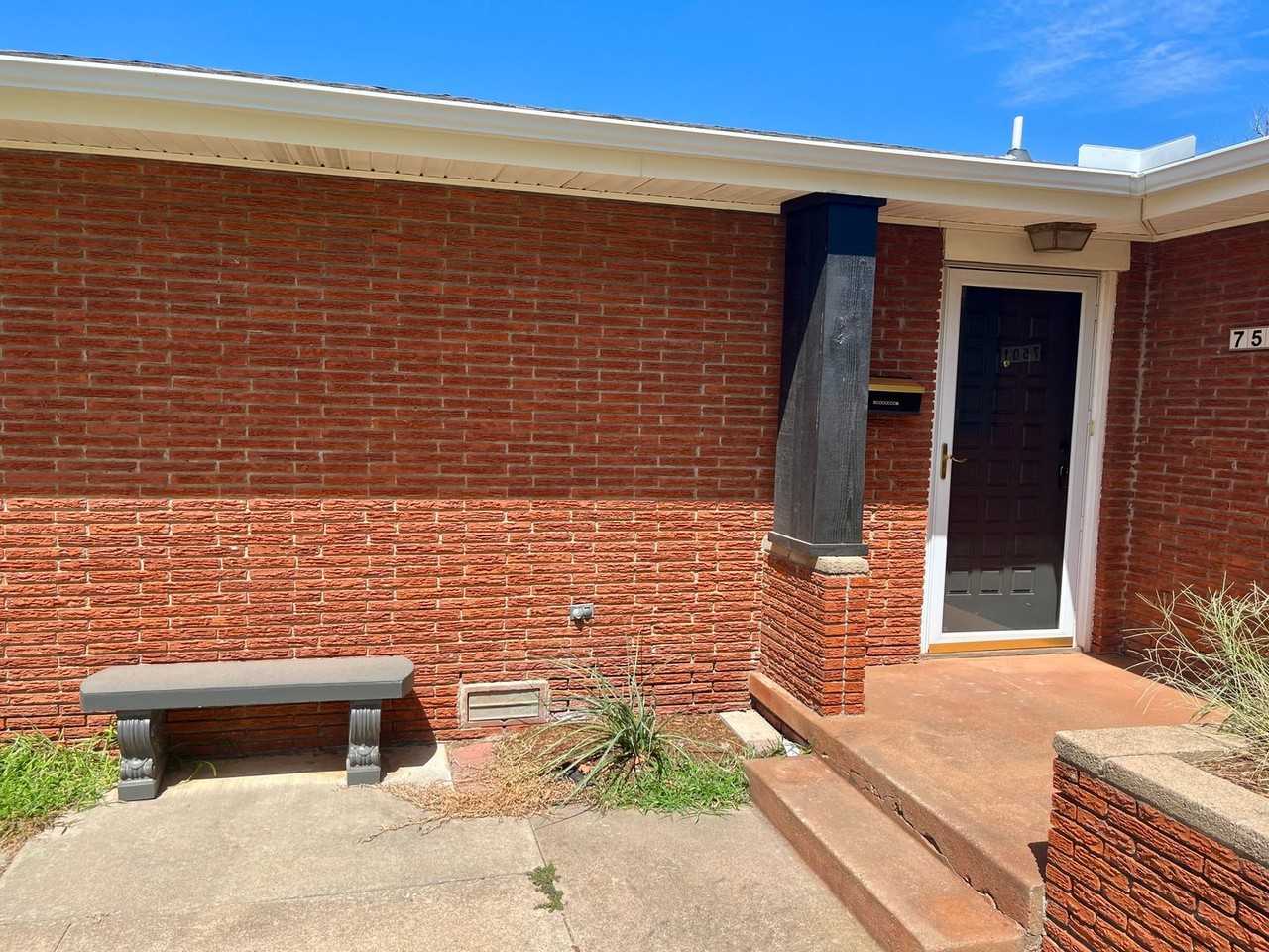 7501 Nw 28th St - Photo 2 of 29