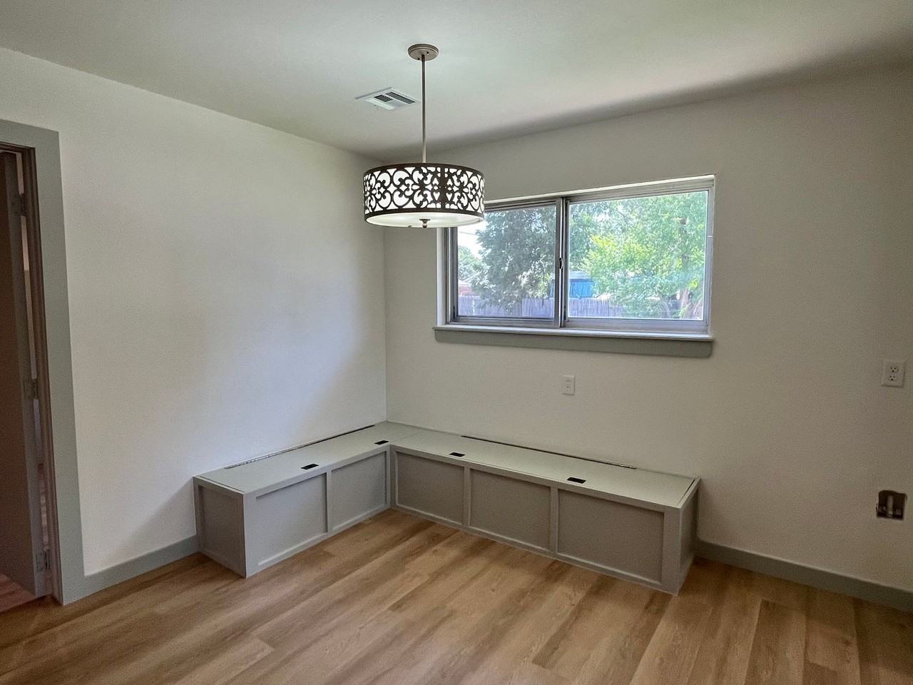 7501 Nw 28th St - Photo 6 of 29