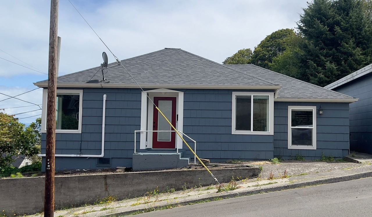 312 3rd St - Photo 2 of 19