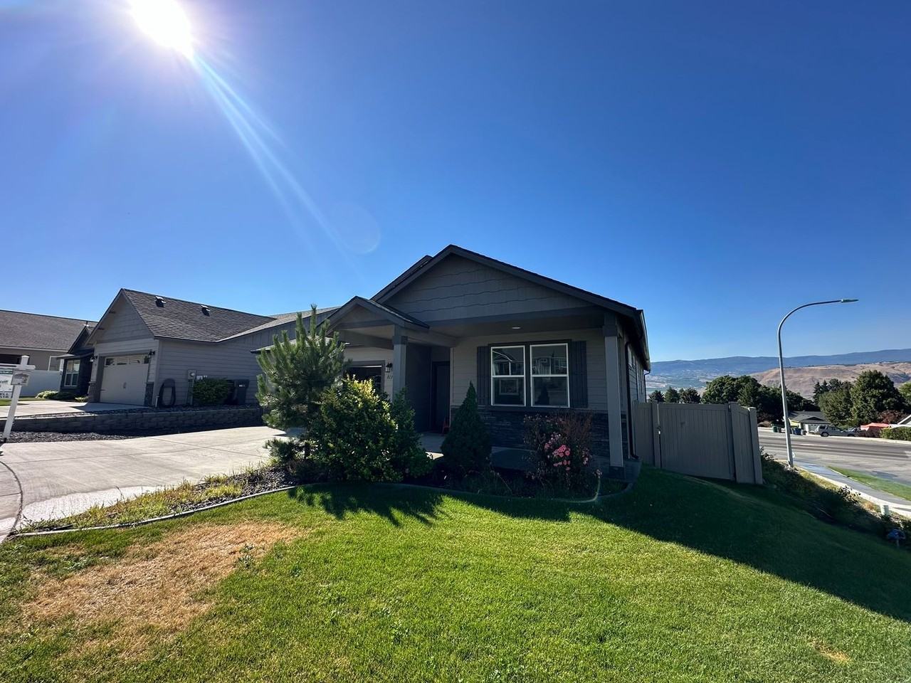 813 Madeleine Ct - Photo 3 of 18