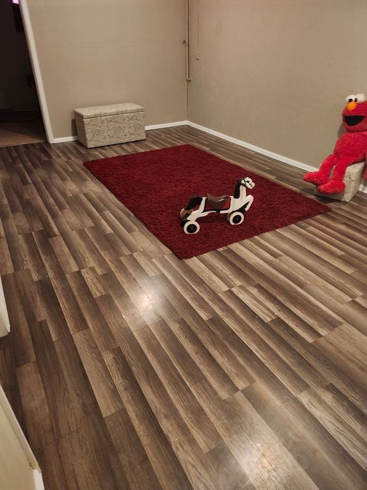 3217 Hollybrook Ln - Photo 2 of 18