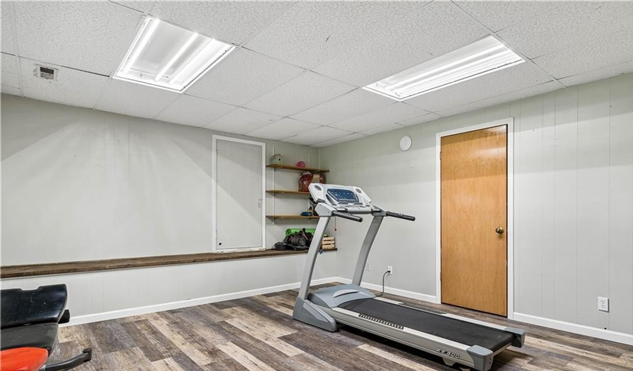 1105 Mistywood Ln - Photo 2 of 27