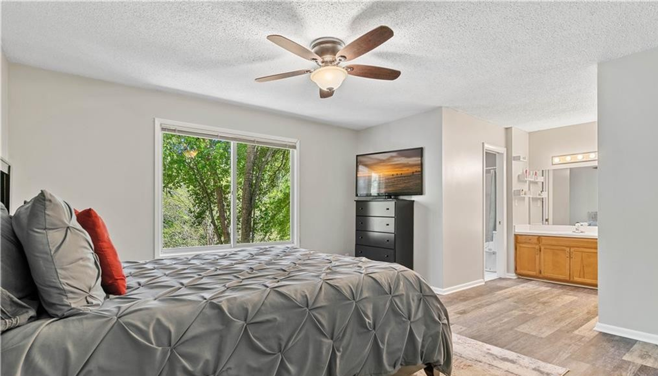 1105 Mistywood Ln - Photo 3 of 27