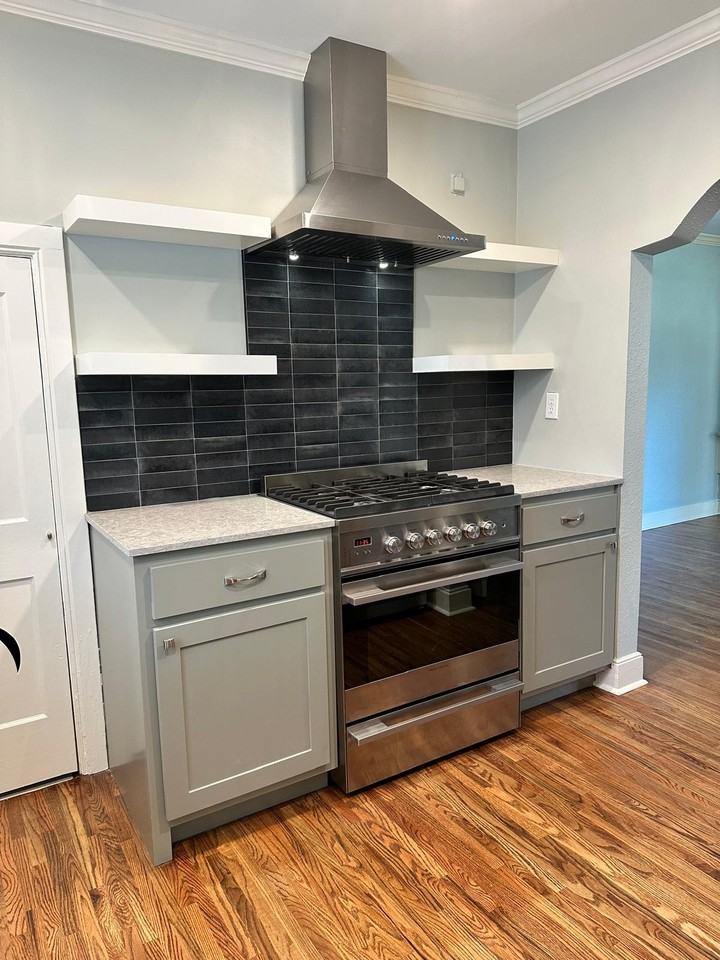 3134 E 17th St #3134 - Photo 3 of 13