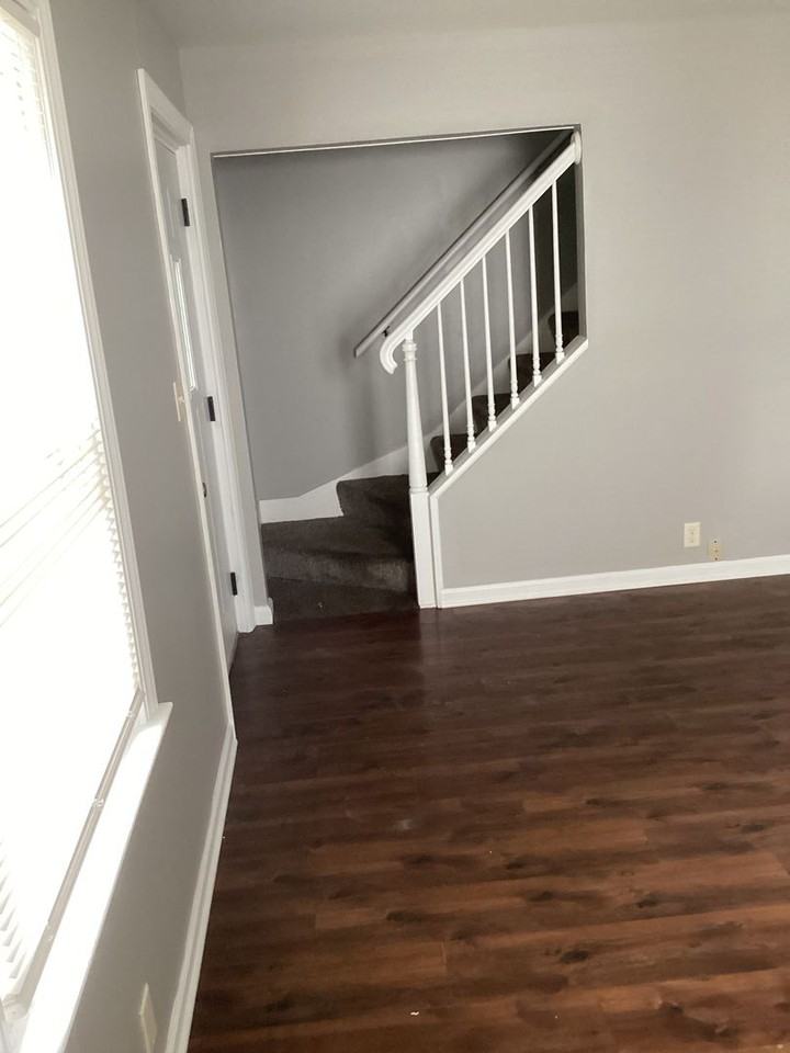 5721 N 56th St - Photo 2 of 11