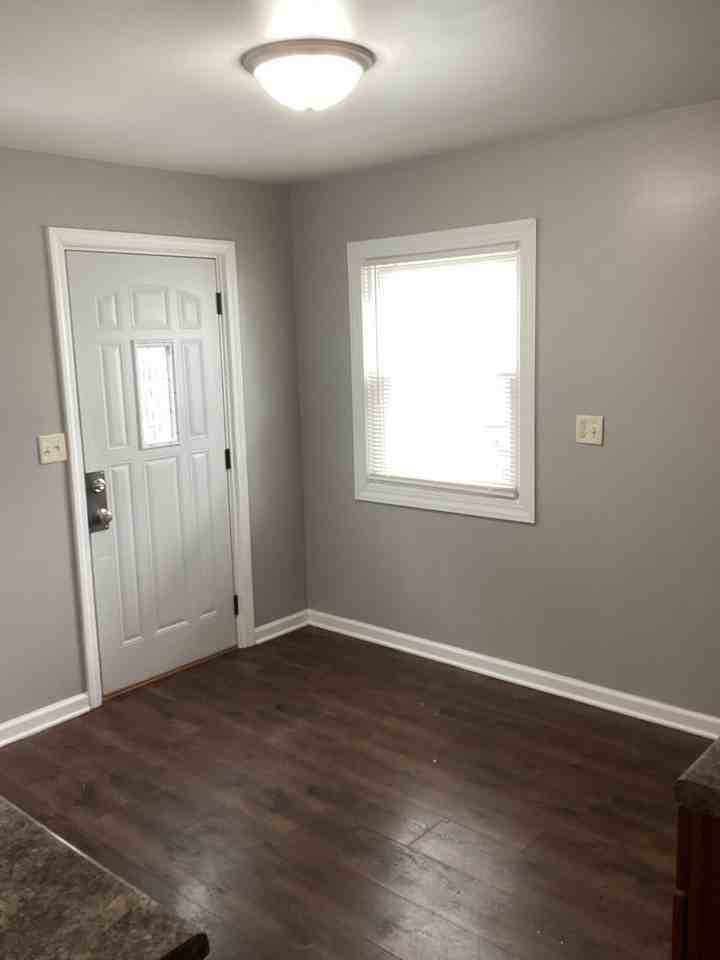 5721 N 56th St - Photo 3 of 11