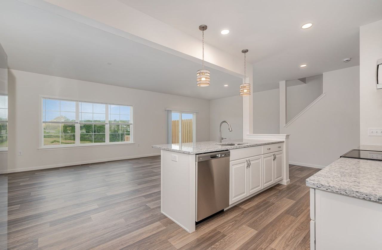 7894 Briarwood Dr - Photo 3 of 18