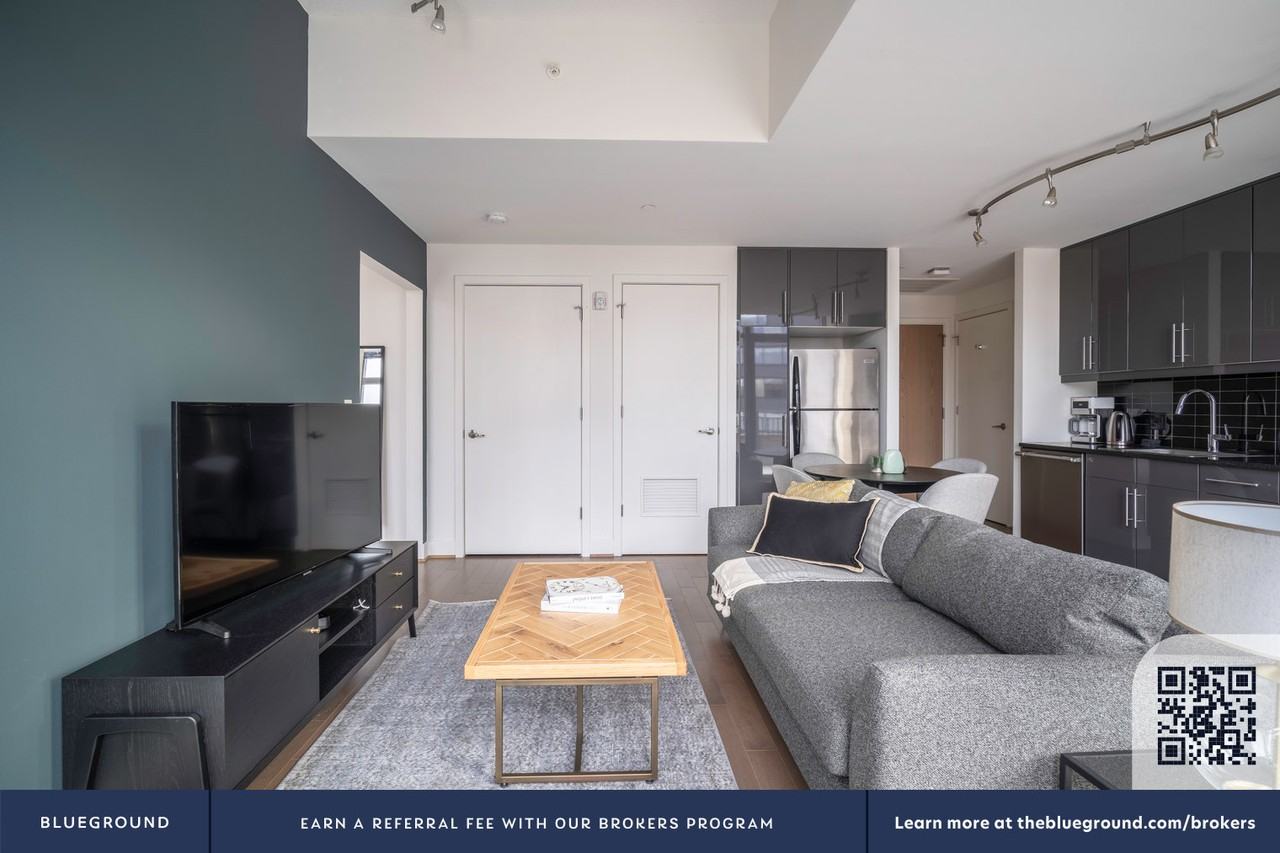 1328 14th Street Northwest - Photo 4 of 23