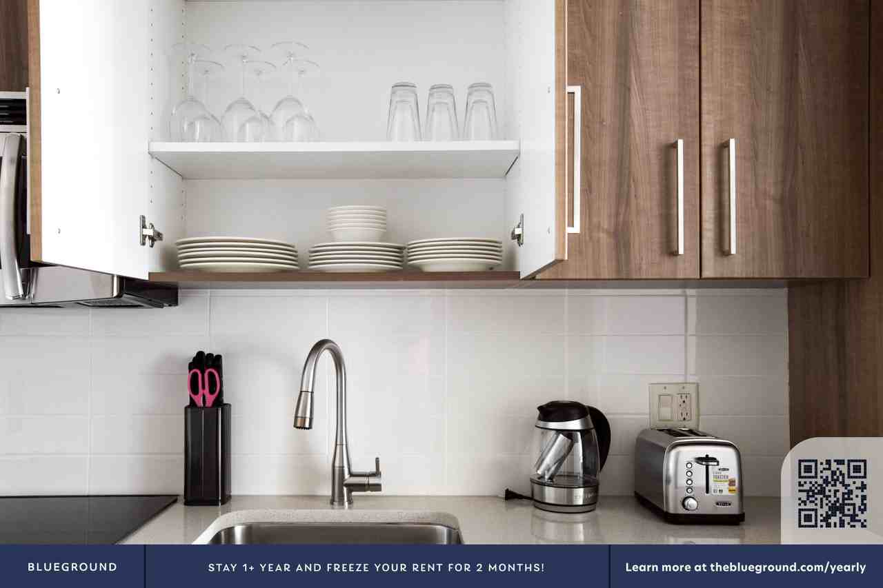 350 Harrison Ave #555 - Photo 7 of 27