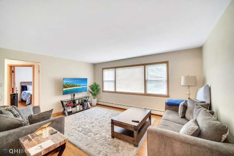 3205 W 97th St #2W - Photo 3 of 6