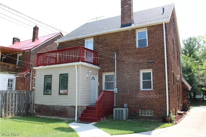 1222 Castleton Rd - Photo 2 of 11