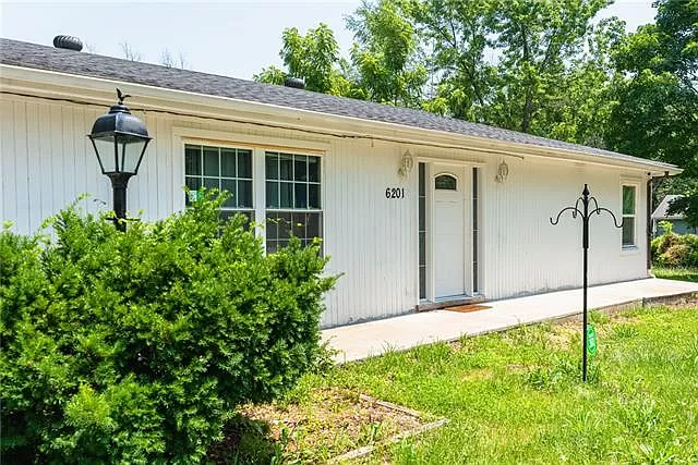 6201 N Topping Ave - Photo 2 of 20