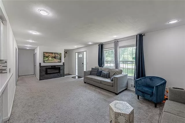 6201 N Topping Ave - Photo 3 of 20