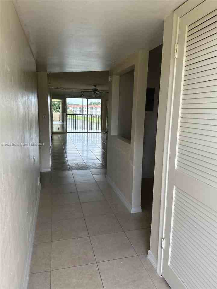 411 S Hollybrook Dr #308 - Photo 2 of 6