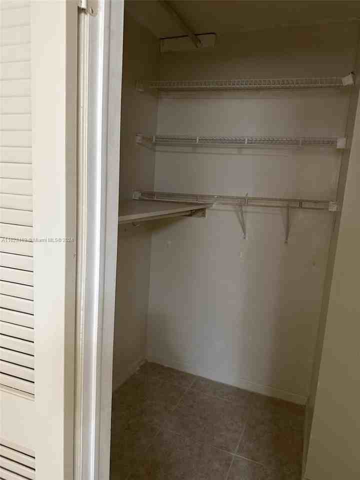 411 S Hollybrook Dr #308 - Photo 4 of 6