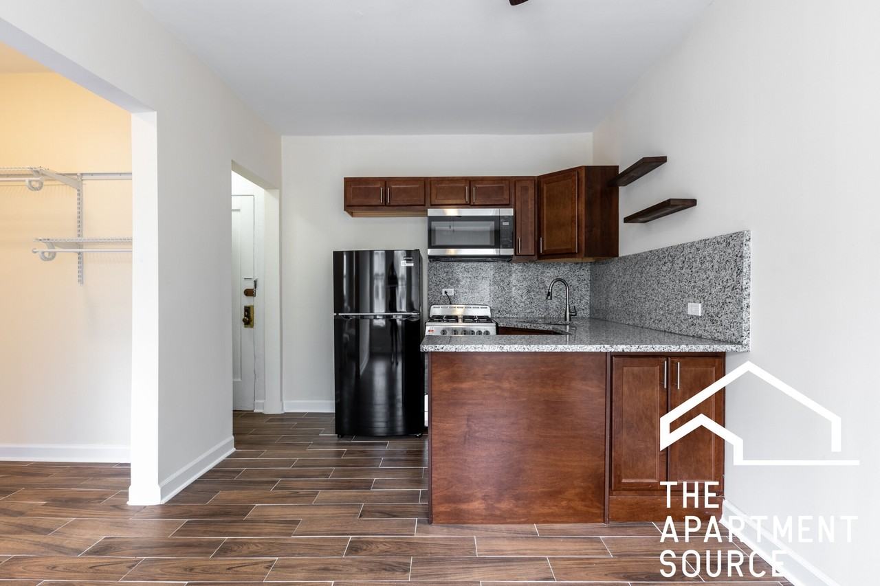 2712 N Milwaukee Ave #201 - Photo 3 of 10