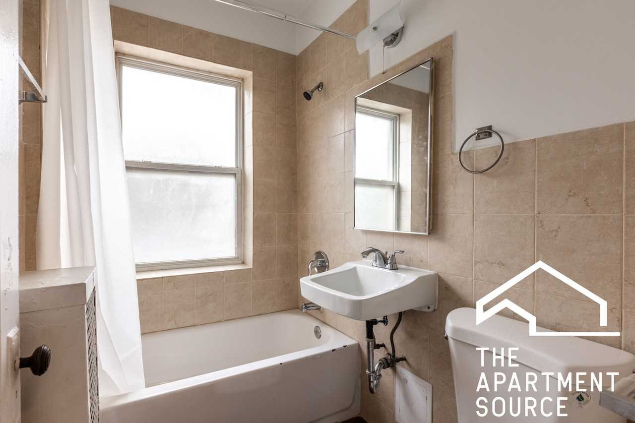 2712 N Milwaukee Ave #201 - Photo 6 of 10