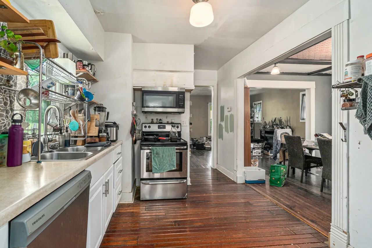 3702 Virginia Ave - Photo 3 of 11