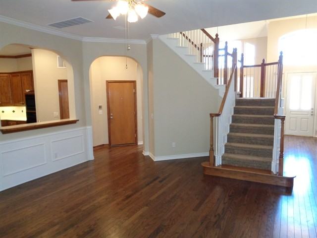 2709 Hillside Dr - Photo 3 of 15