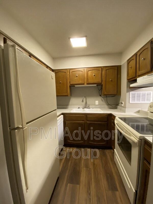 3625 Sw 29th Ter #1 - Photo 3 of 9