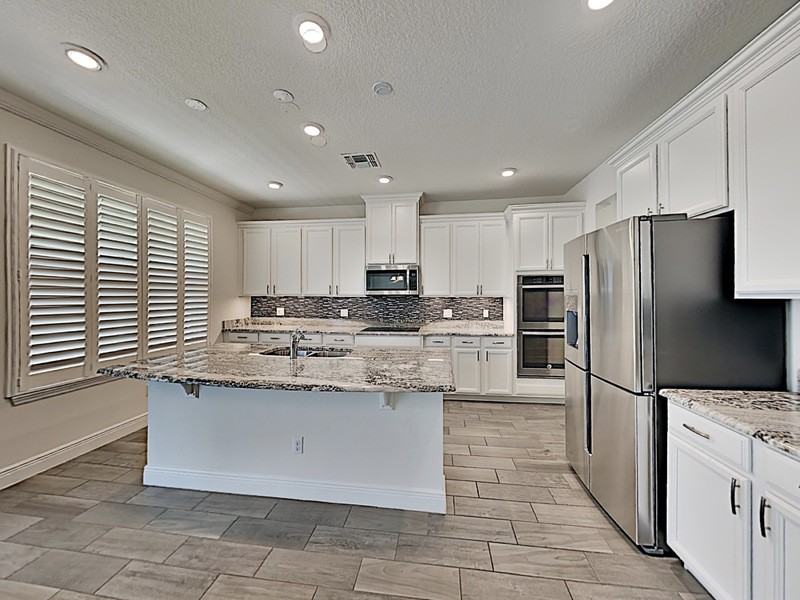 8931 Lookout Pointe Dr - Photo 2 of 31