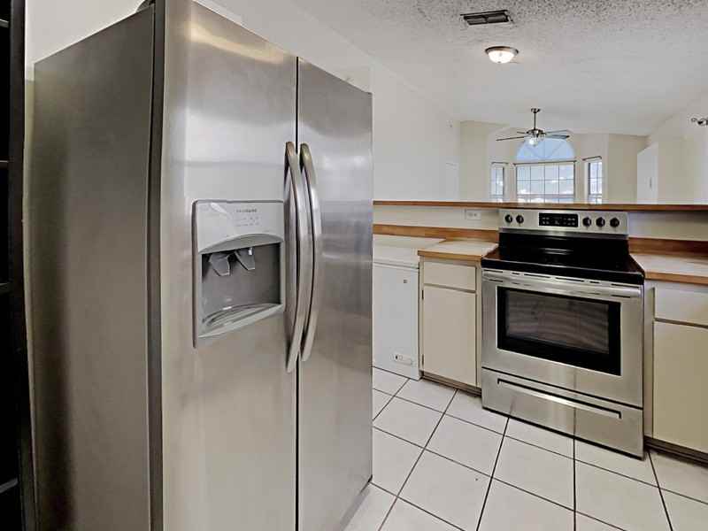 1603 Winter Green Blvd - Photo 5 of 18