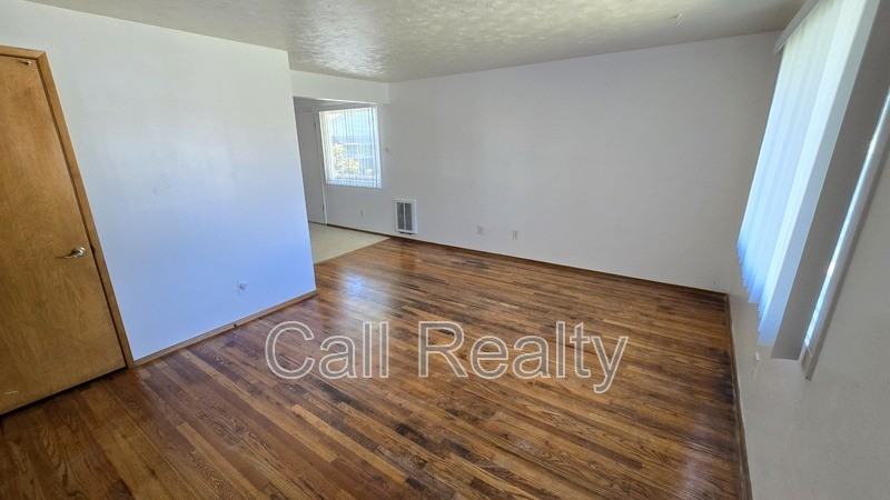 118 E Rich Ave - Photo 3 of 6