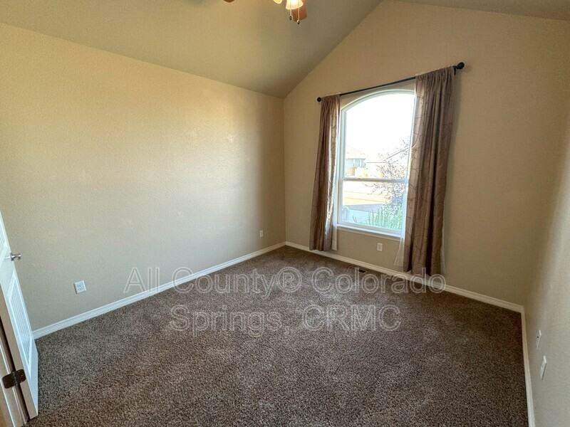 7768 Forest Valley Loop - Photo 6 of 39