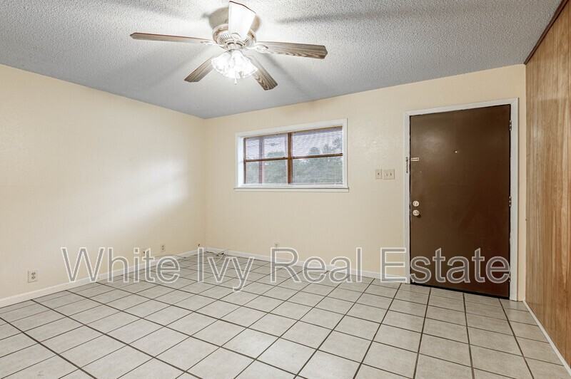 120 Mcadams Ln #E - Photo 3 of 10