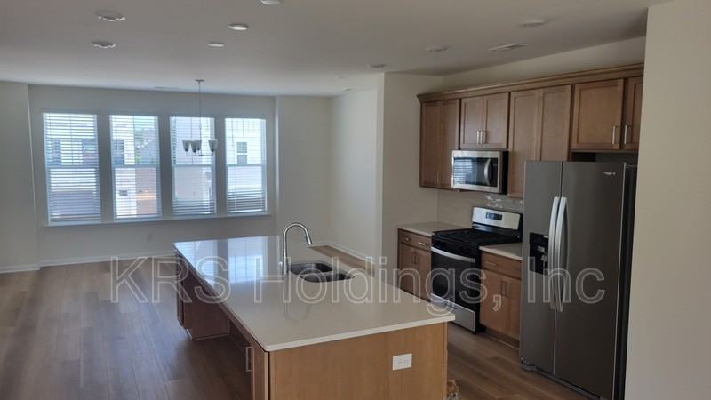 841 Parc Townes Dr - Photo 3 of 29