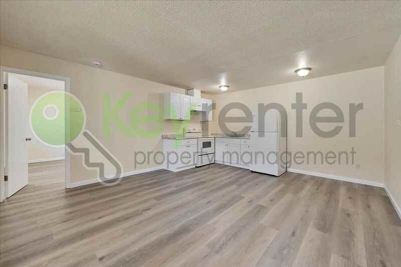 1065 Santiago Ave #6 - Photo 2 of 23