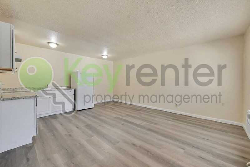 1065 Santiago Ave #6 - Photo 6 of 23