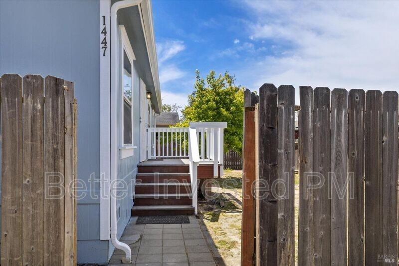 1447 E Oak St - Photo 2 of 11