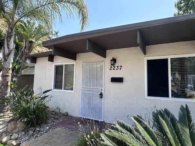 2237 Congress St - Photo 2 of 20